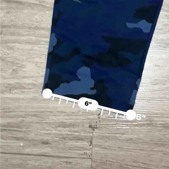 Under Armour Men's Blue Camo joggers - Picture 7 of 9